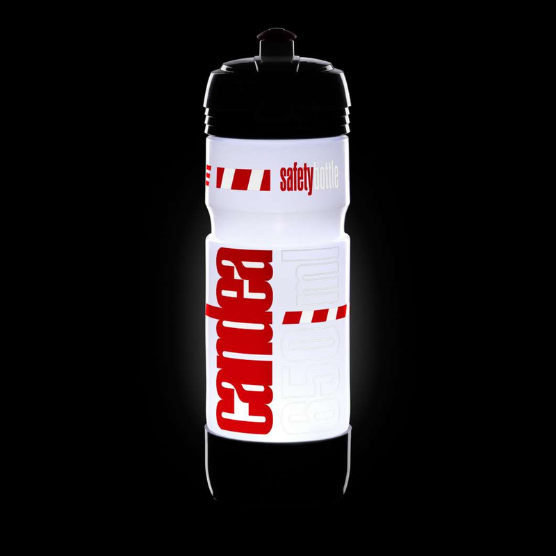 Illustration for article titled This Light-Up Bottle Does More Than Just Hold Water